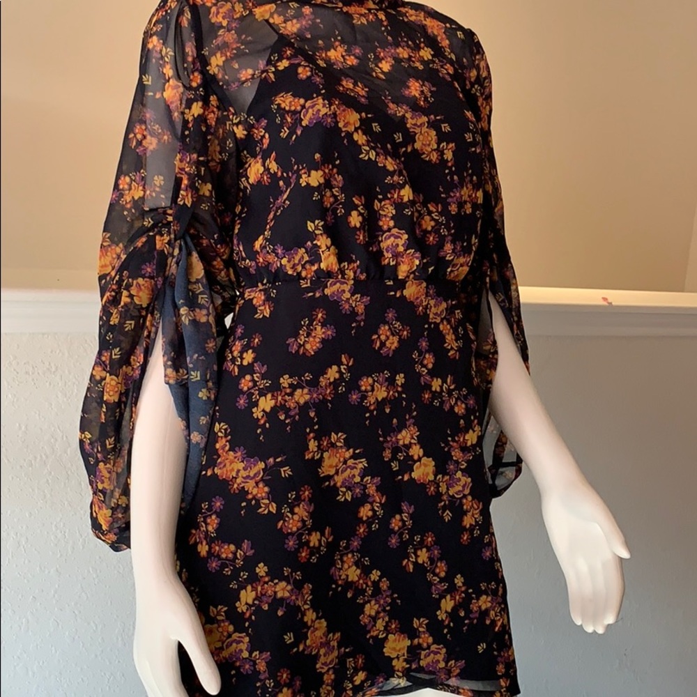 Dress - Picture 2 of 12